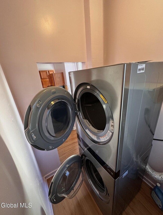 Building Photo - 361 Orange St