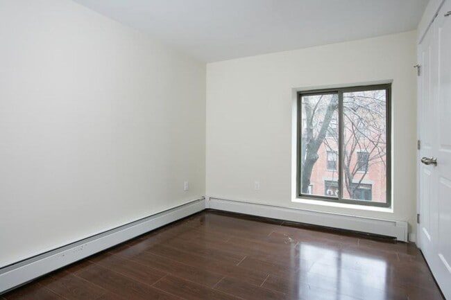 Building Photo - 18 East Springfield,