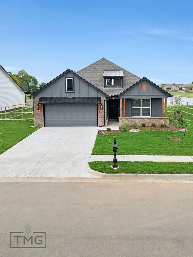 Building Photo - New Listing! Enclave at Parker Village!