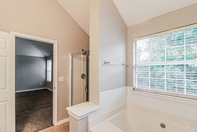 Building Photo - 120 Emporia Loop