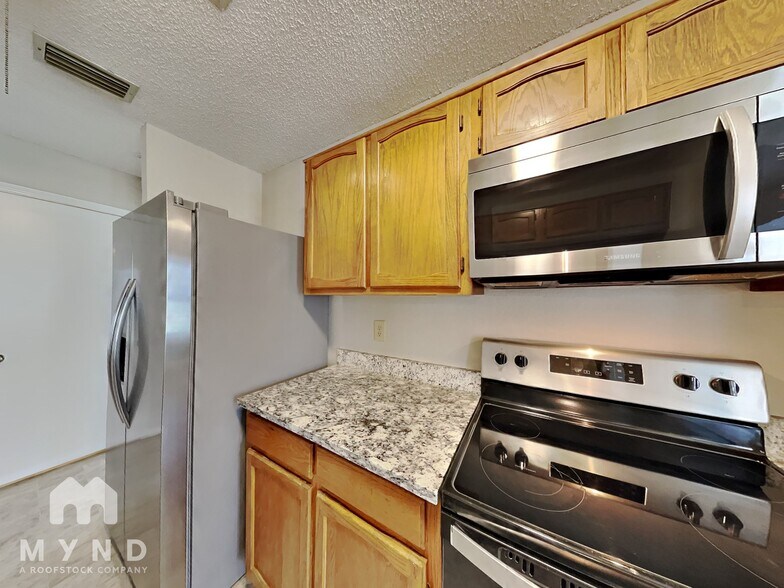Building Photo - 2306 High Star Dr