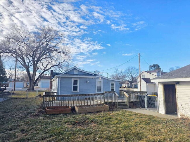 Building Photo - 114 N 5th St