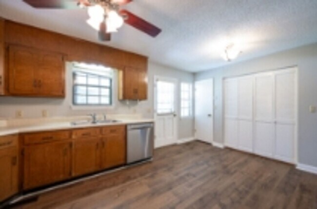 Primary Photo - This beautifully updated brick home in Har...