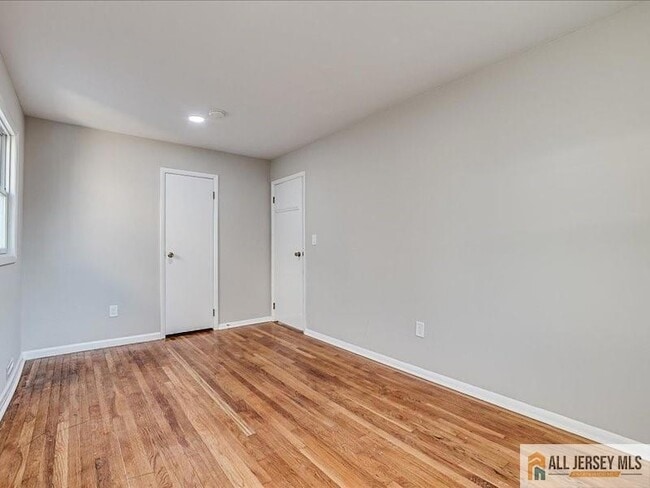 Building Photo - 11 Hyde Ave