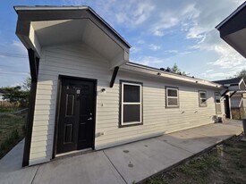 Building Photo - 508 W Tyler Ave