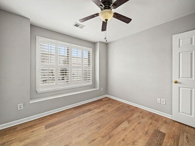 Building Photo - 503 Delta Dr