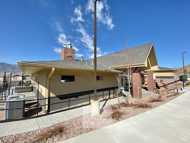 Building Photo - 2122 Birmingham Loop