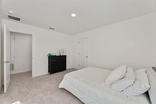 Building Photo - 220 Dirty Harry Dr