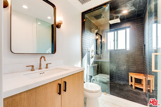 Building Photo - 12153 Palms Blvd