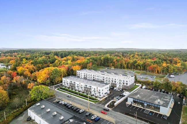 Building Photo - 635 Main St