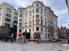 Building Photo - 636 Beacon St