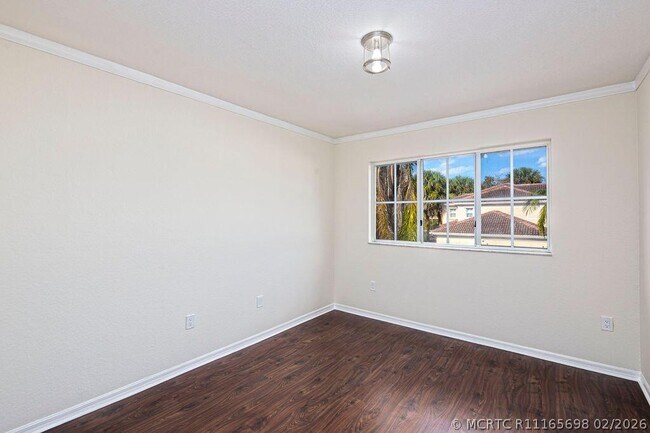 Building Photo - 2400 Centergate Dr