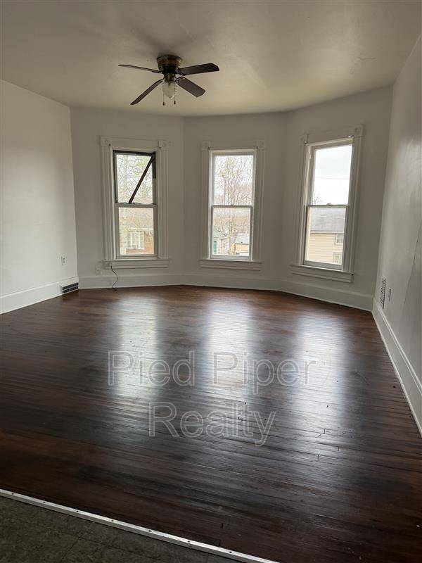 Building Photo - 534 1/2 E Wyandotte St