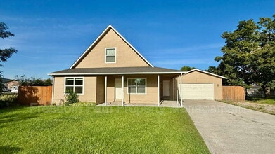 Building Photo - 465 N Elm Rd