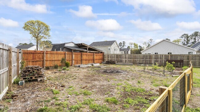 Building Photo - 4-Bedroom Hunter's Creek Gem