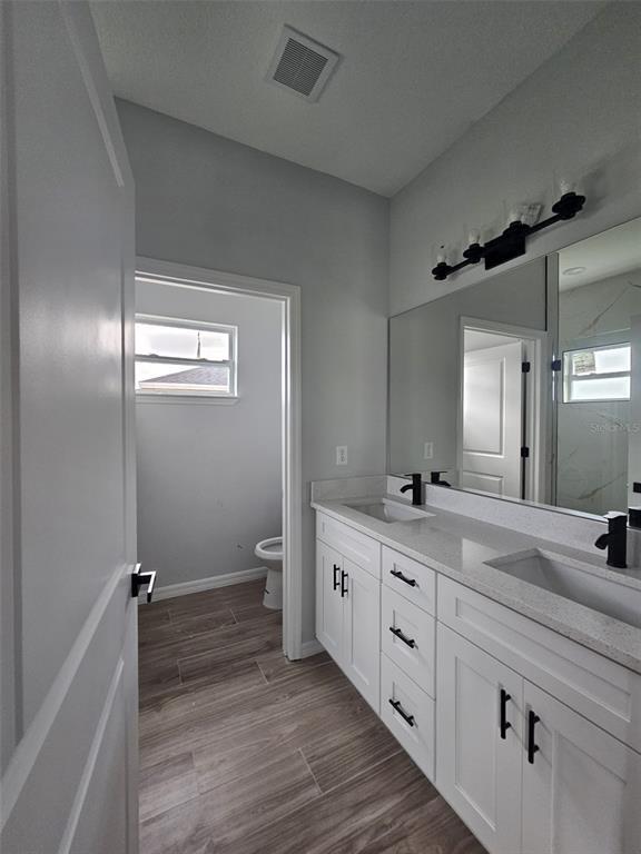 Building Photo - 13565 Jeronimo Ln