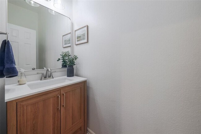 Building Photo - 2279 Fernspring Dr
