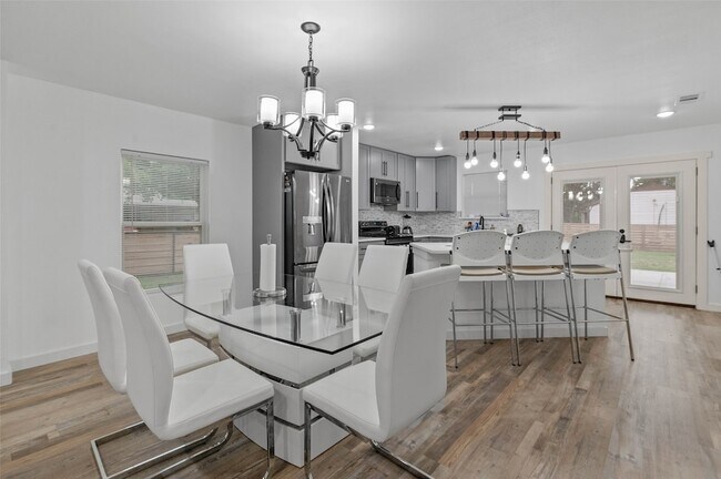 Building Photo - 1024 Greenlee St