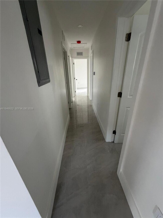 Building Photo - 15920 NW 17th Ct