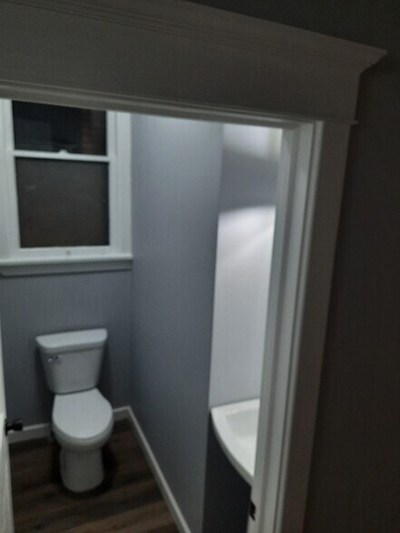 Building Photo - 427 N 10th Ave E