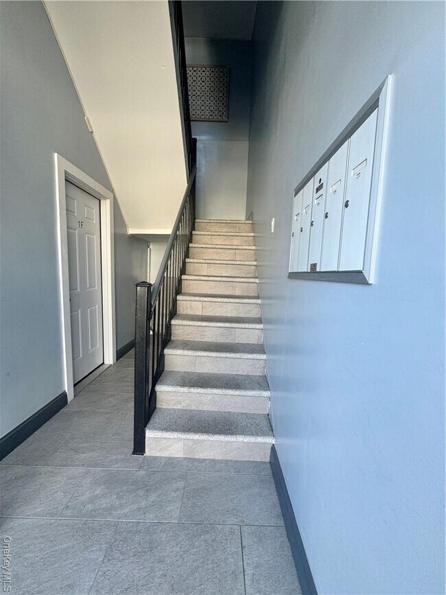 Building Photo - 6 Parsons St