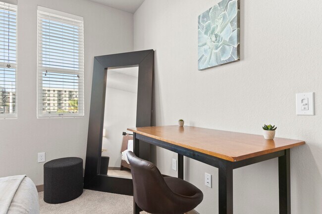 Building Photo - 400 N 2nd Ave