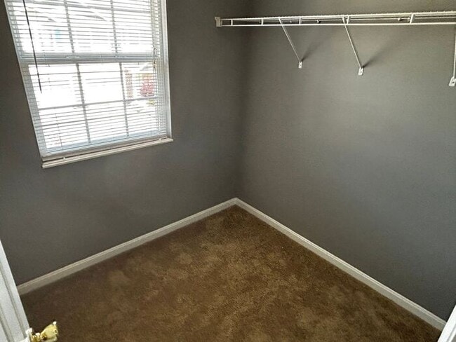Building Photo - Fantastic Location, No Maintenence Condo