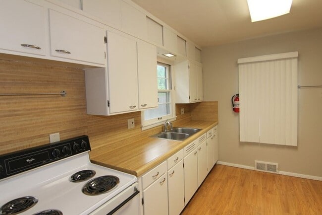 Building Photo - 1630 Morningside Dr