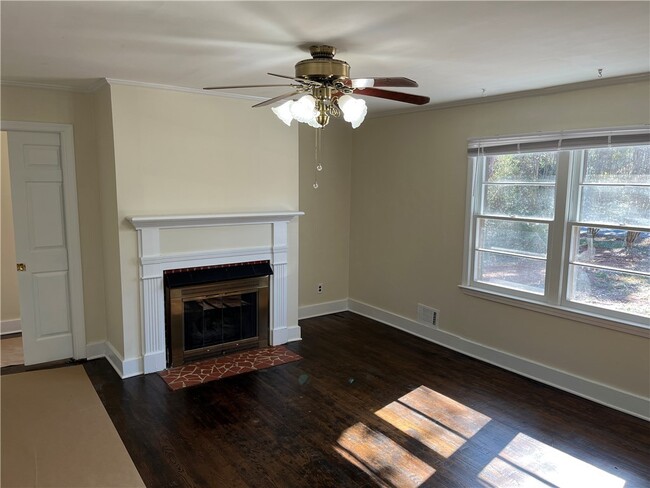 Building Photo - 207 Skyview Dr