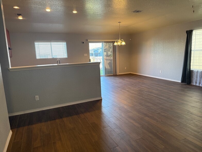 Building Photo - 4714 Dapple Dr