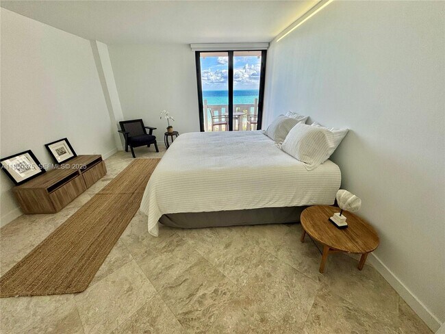 Building Photo - 1111 Crandon Blvd