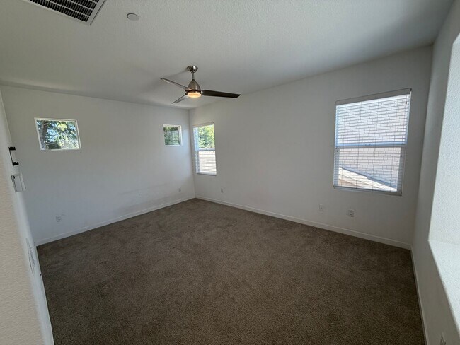 Building Photo - 3 bedroom | 2.5 bathroom | McKinley Village Single Family Home
