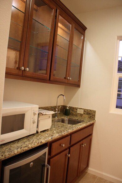 Building Photo - 153 Lucy Ln