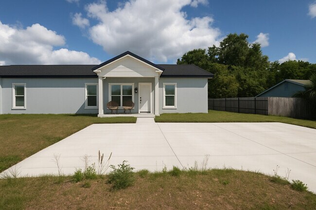 Building Photo - 241 NW 60th Ave