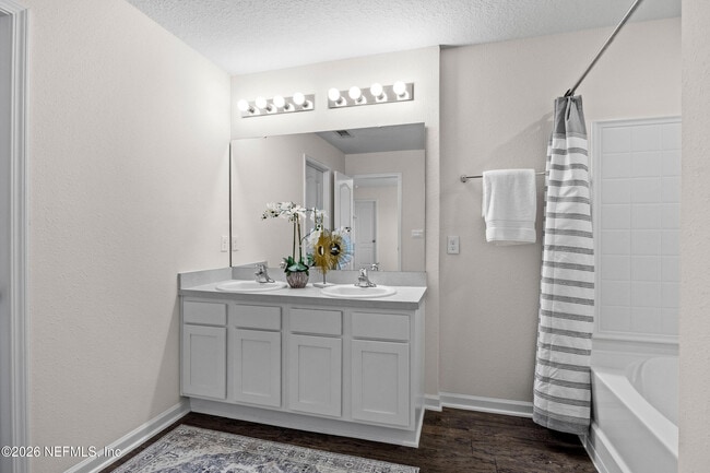 Building Photo - 2555 Oak Stream Dr