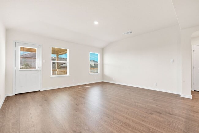 Building Photo - Spacious 5-Bedroom Beauty in Redbird Ranch –  with Community Perks!