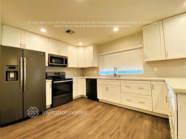 Building Photo - 4800 S Taylor Dr