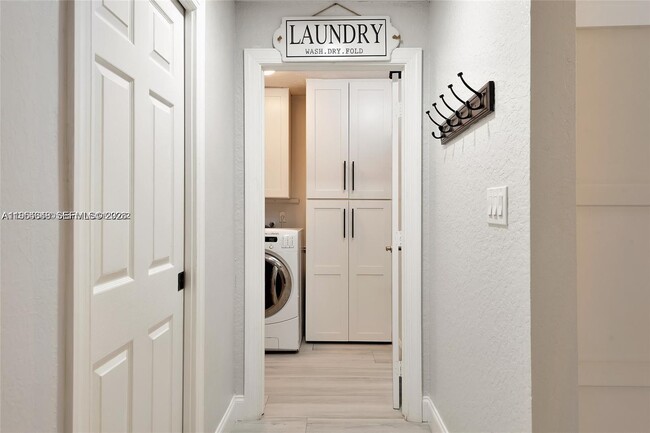 Building Photo - 1800 Water Ridge Dr