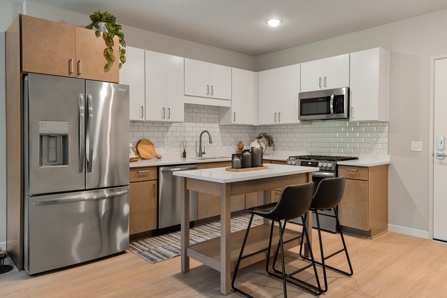 Stainless Steel Appliances | The Aurilla | Apartments in Cottage Grove, MN - The Aurilla