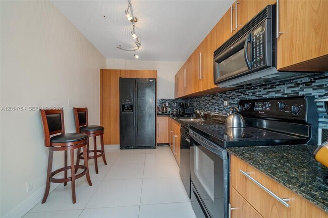 Building Photo - 3001 S Ocean Dr