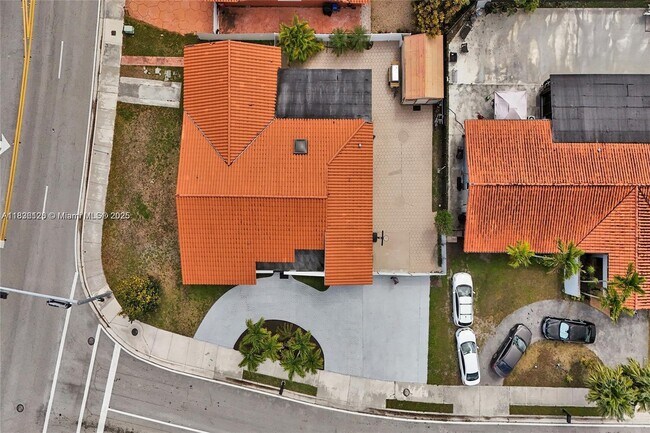 Building Photo - 13200 SW 12th St