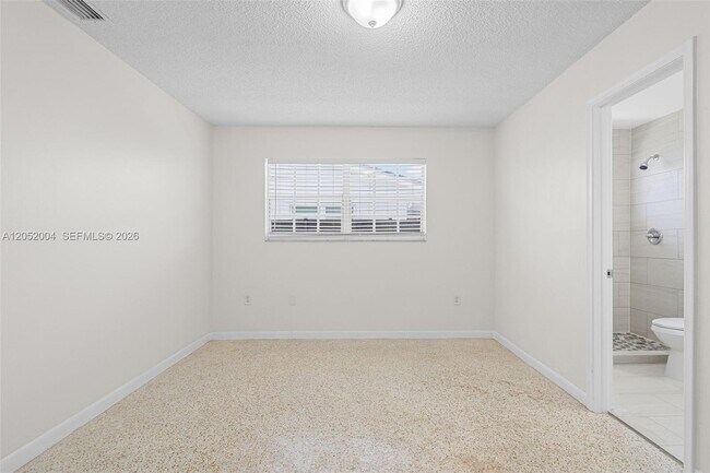 Building Photo - 1333 W 37th St