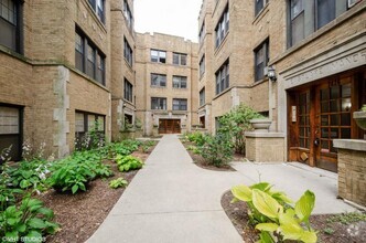 Building Photo - 2 bedroom in Chicago IL 60626