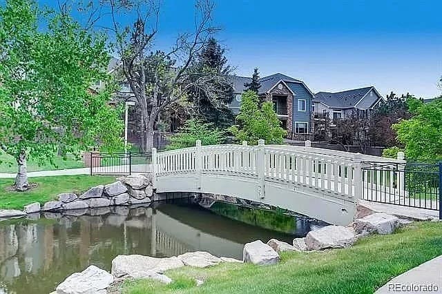 Building Photo - Beautiful 3 bedroom townhouse