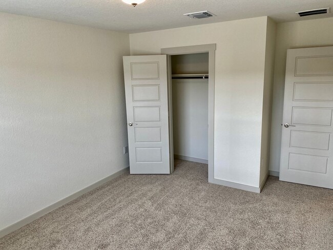 Building Photo - Beautiful 3bed/2.5bath in Northeast Austin!!