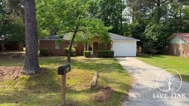 Building Photo - MOVE IN SPECIAL: $500 OFF 1ST MONTH'S RENT!**