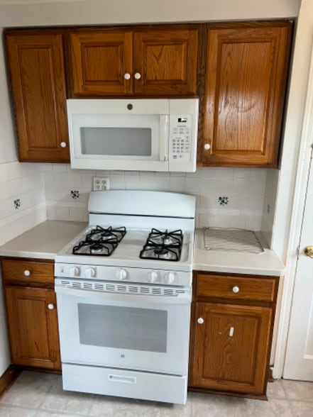 Building Photo - 706 Hestor Dr