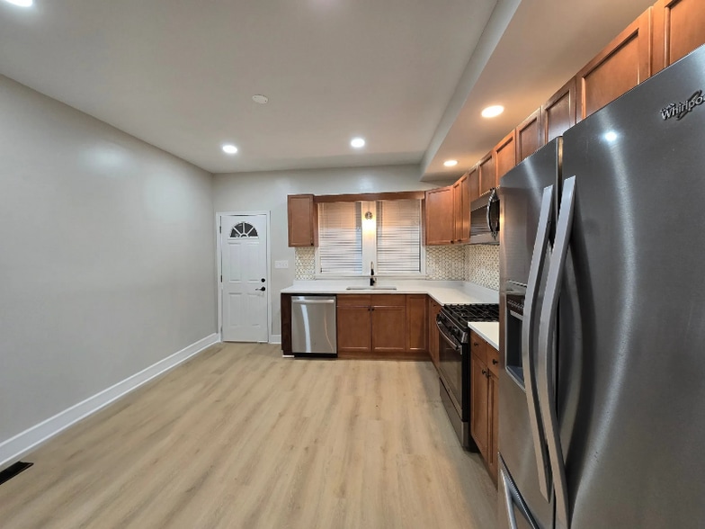 Building Photo - 1403 N Luzerne Ave