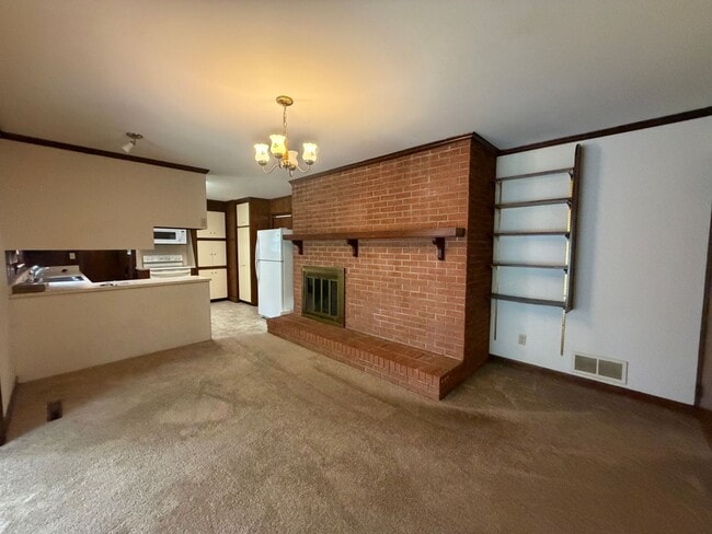 Building Photo - 215 Lesesne Dr