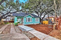 Building Photo - 809 E Riverside Dr